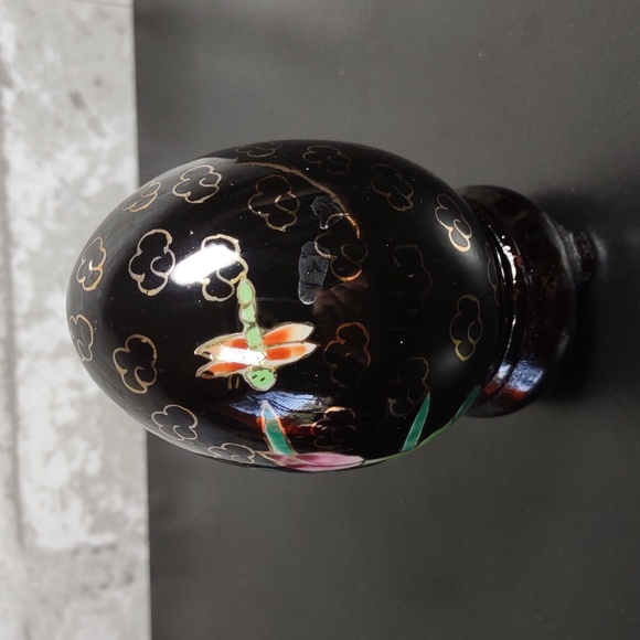 Set of 4 Hand Painted Porcelain Eggs - Picture 8 of 14